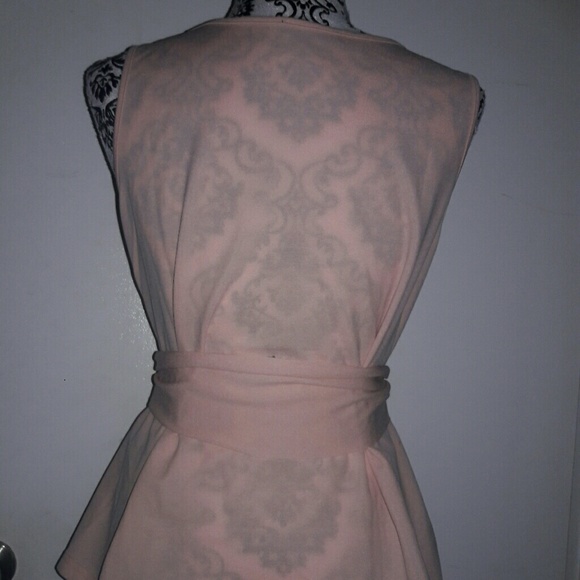 Simply Elegant & Fresh - Picture 2 of 4